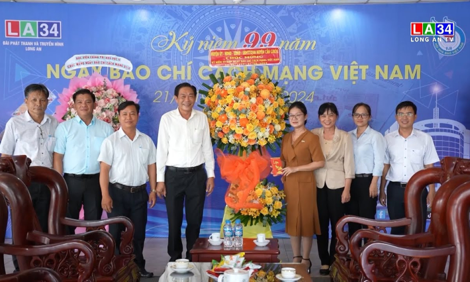 Các cơ quan, đơn vị chúc mừng Đài PT-TH Long An nhân Ngày Báo chí Cách mạng Việt Nam