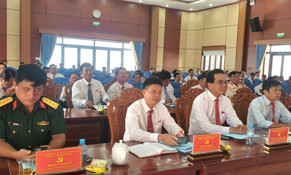 Tân Thạnh: Hội nghị Ban chấp hành Đảng bộ lần thứ 18