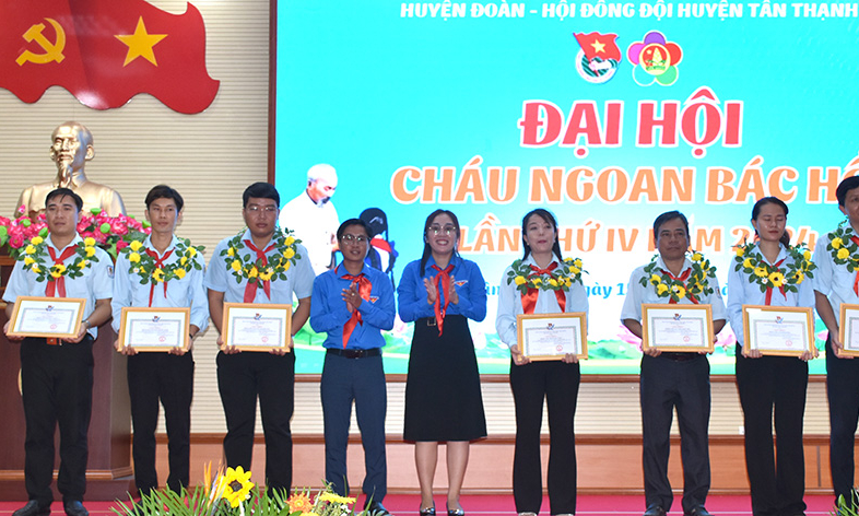 Tân Thạnh tổ chức thành công Đại hội Cháu ngoan Bác Hồ 2024 - 2029