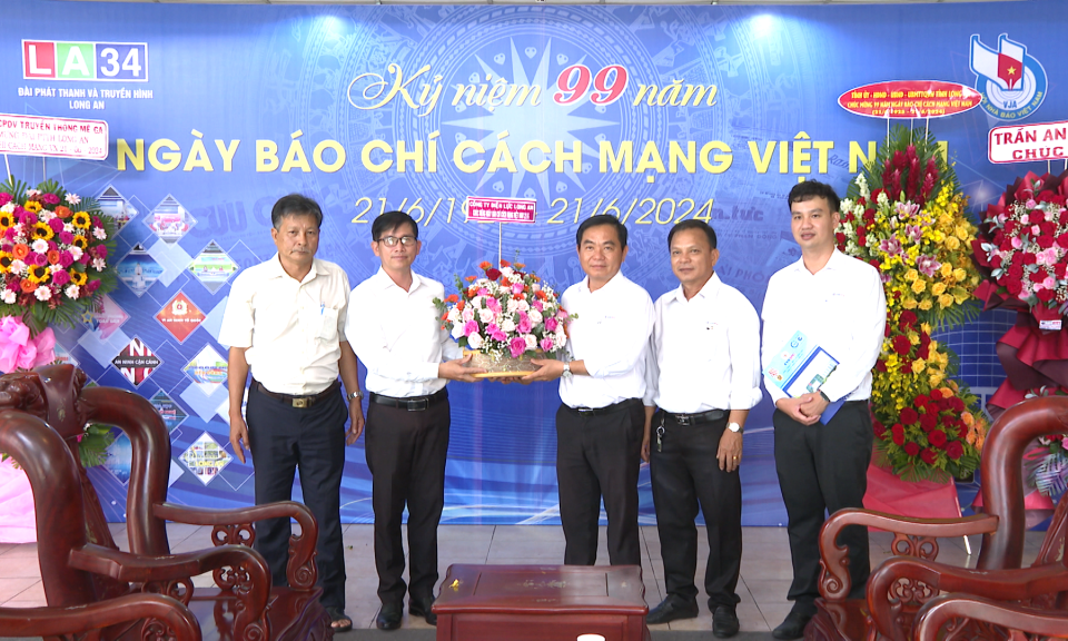 Các cơ quan, đơn vị, địa phương, doanh nghiệp chúc mừng Đài Phát thanh và Truyền hình Long An nhân dịp kỷ niệm 99 năm Ngày Báo chí Cách mạng Việt Nam 21/6