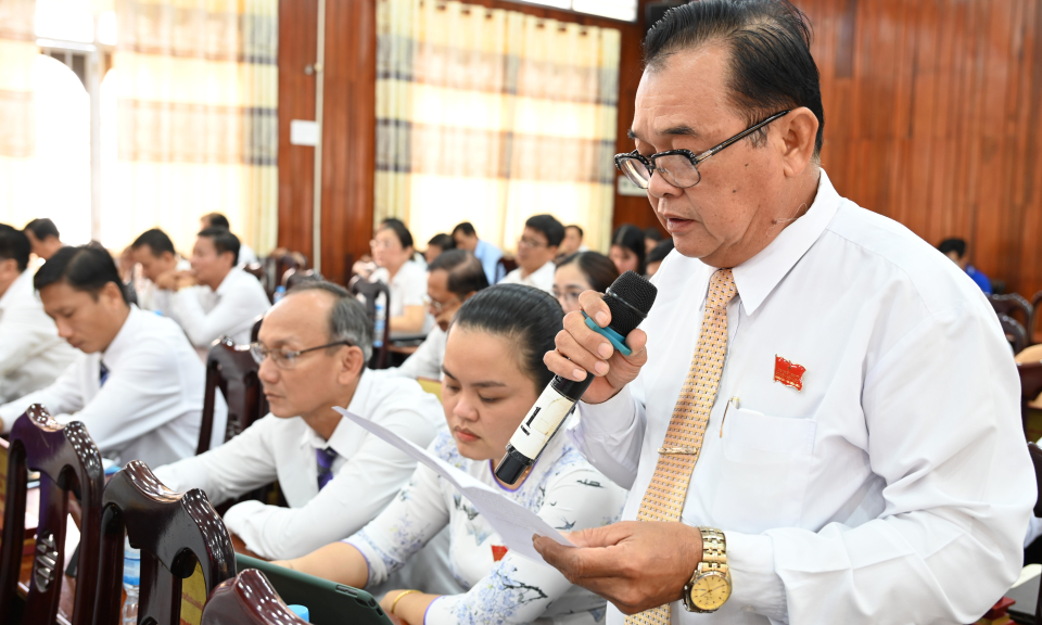 Kỳ họp thứ 17 HĐND huyện Bến Lức thông qua 8 nghị quyết