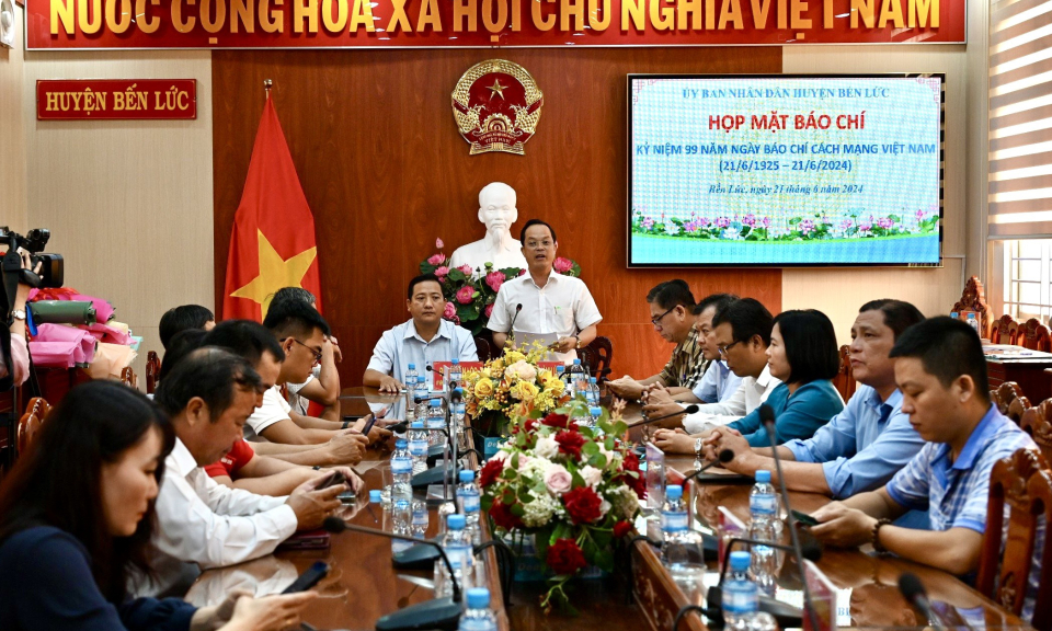 Lãnh đạo huyện Bến Lức gặp mặt kỷ niệm 99 năm Ngày Báo chí Cách mạng Việt Nam 21/6
