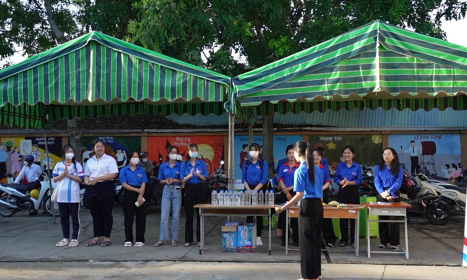 Tiếp sức mùa thi – “Nơi điểm hẹn” của tình nguyện viên