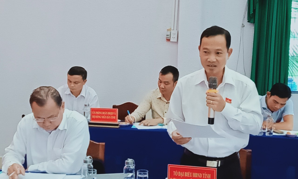 Cụm thảo luận số 4 HĐND tỉnh đóng góp ý kiến vào các nội dung trình tại kỳ họp thứ 16 HĐND tỉnh