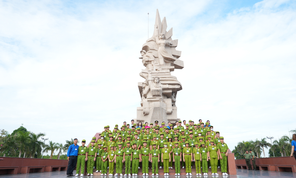 Lễ xuất quân Chương trình “Học làm Chiến sĩ Công an” tỉnh Long An