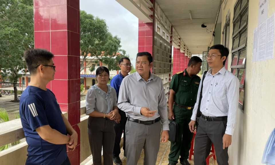 Lãnh đạo huyện Tân Hưng kiểm tra công tác chuẩn bị tổ chức Kỳ thi tốt nghiệp THPT năm 2024