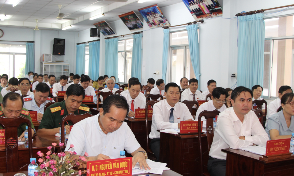 Thủ Thừa tổ chức Hội nghị Huyện ủy lần thứ 18, nhiệm kỳ 2020 - 2025