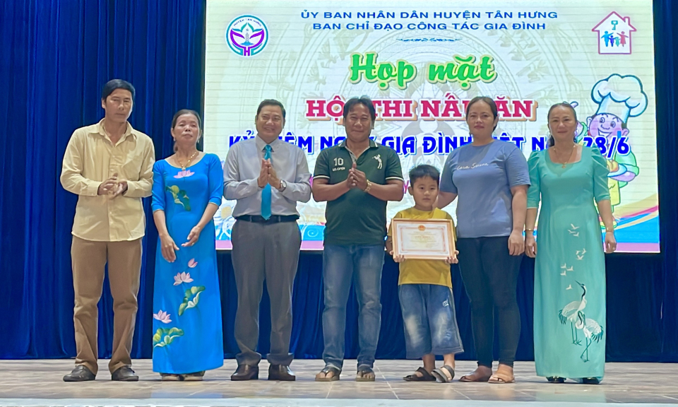 Tân Hưng họp mặt ngày Gia đình Việt Nam 28/6