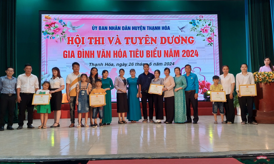 Thạnh Hoá tổ chức Hội thi và tuyên dương Gia đình văn hóa tiêu biểu năm 2024