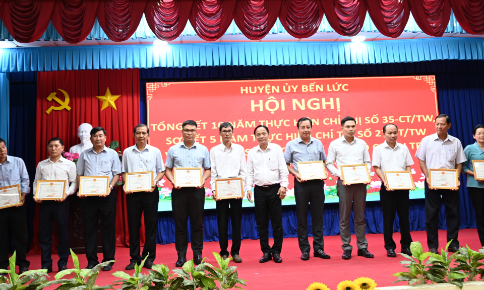 Bến Lức tổng kết 10 năm thực hiện Chỉ thị số 35 của Bộ Chính trị