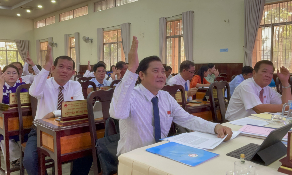 Kỳ họp thứ 11 - HĐND huyện Tân Hưng khóa VI