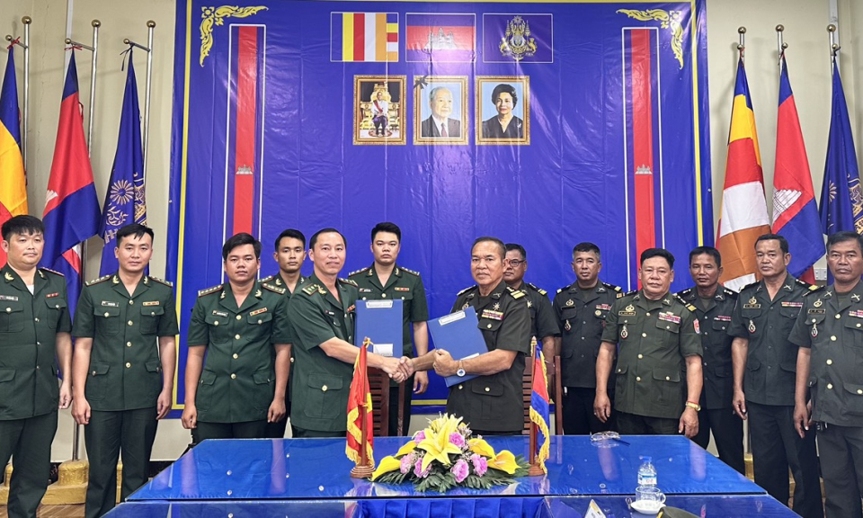 Đồn Biên phòng Sông Trăng hợp tác Bộ đội bảo vệ biên giới số 3 (Vương quốc Campuchia)