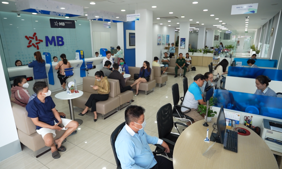 Ngân hàng nỗ lực hỗ trợ khách hàng xác thực sinh trắc học