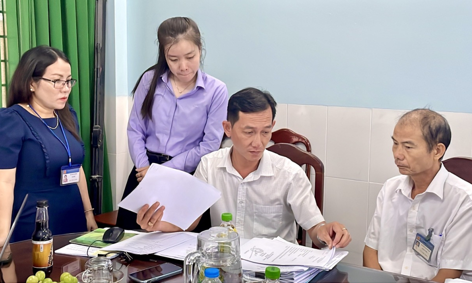 Tỉnh kiểm tra công tác cải cách hành chính tại Tân Hưng