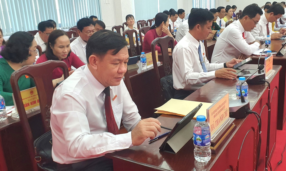 HĐND huyện Tân Thạnh thông qua 2 Nghị quyết quan trọng