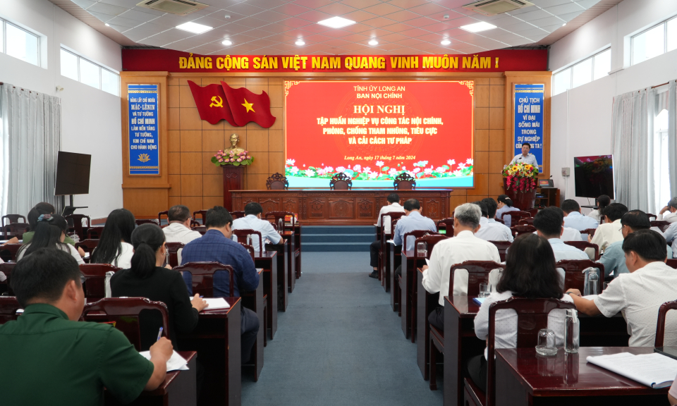 Tập huấn nghiệp vụ công tác nội chính, phòng, chống tham nhũng, tiêu cực và cải cách tư pháp