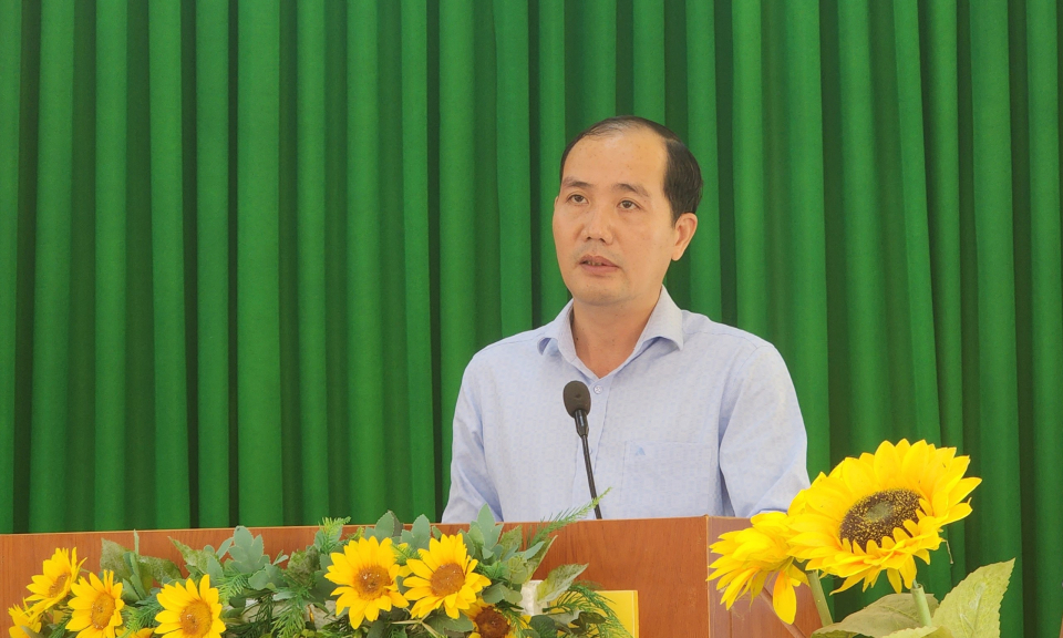 Bí thư Thị ủy Kiến Tường đối thoại với Nhân dân về trật tự đô thị