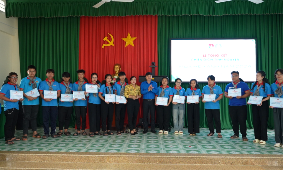 Tổng kết Chiến dịch tình nguyện Mùa hè xanh năm 2024