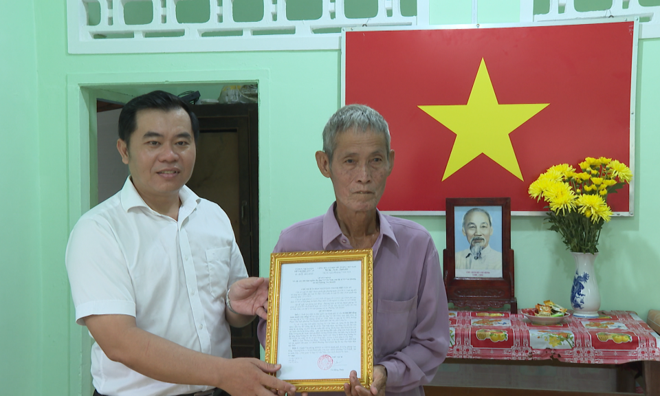 Thành phố Tân An trao tặng nhà Tình nghĩa