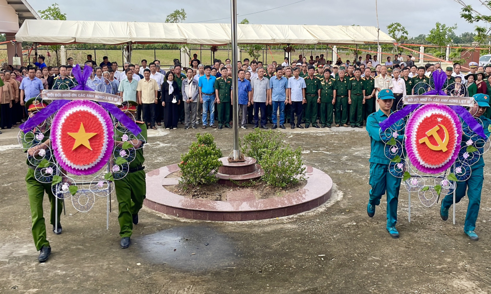 Tân Hưng tổ chức lễ viếng các anh hùng liệt sĩ Trung đoàn 88