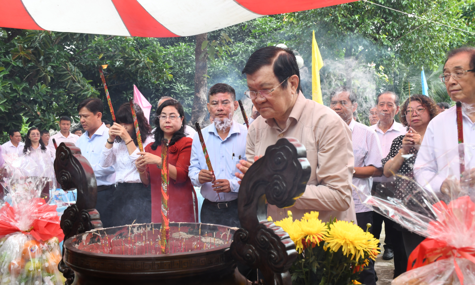 Đức Hòa tri ân các gia đình nuôi giấu cách mạng