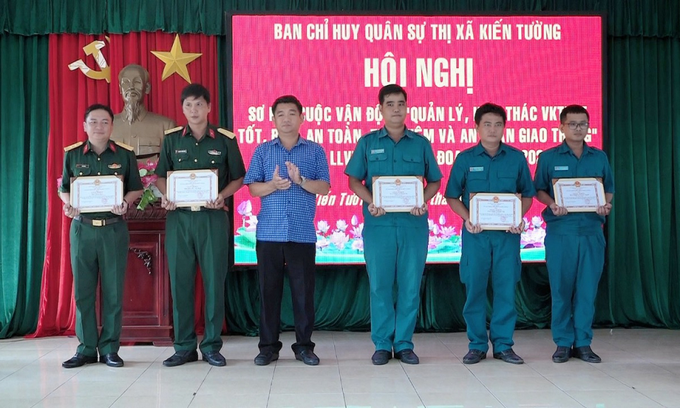 Sơ kết Cuộc vận động "Quản lý khai thác vũ khí trang bị kỹ thuật tốt, bền, an toàn tiết kiệm và an toàn giao thông"
