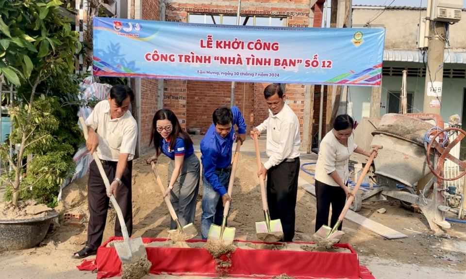 Khởi công xây dựng “Nhà Tình bạn” tại Tân Hưng