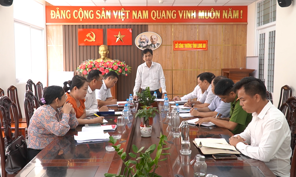 Họp xem xét tổ chức Hội chợ thương mại “Tự hào hàng Việt Nam” tỉnh Long An năm 2024