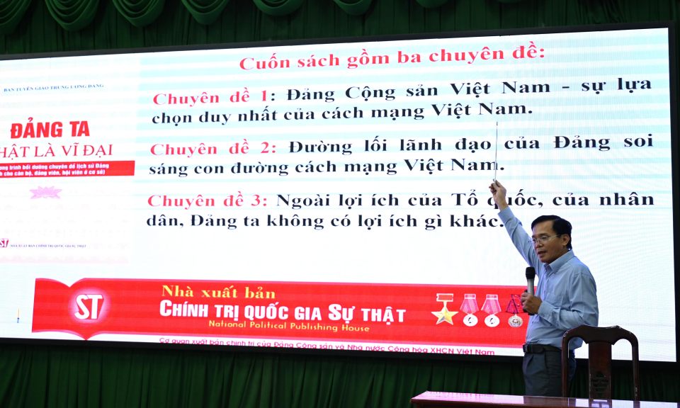 Bến Lức bồi dưỡng chuyên đề lịch sử Đảng 