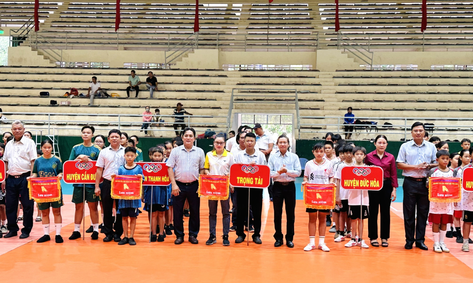 Khai mạc Giải đá cầu các nhóm tuổi tỉnh Long An năm 2024