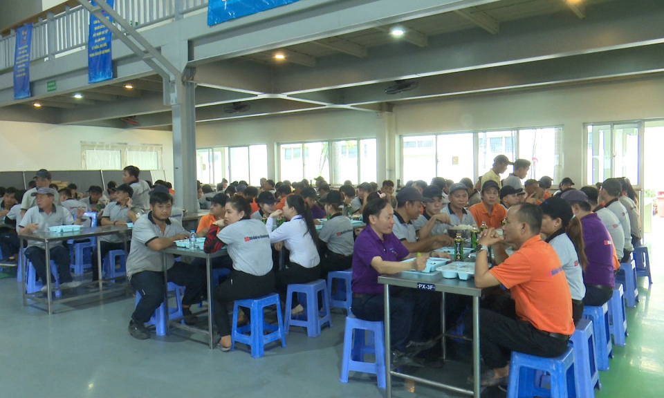 “Bữa cơm công đoàn” tại công ty TNHH  Bùi Văn Ngọ