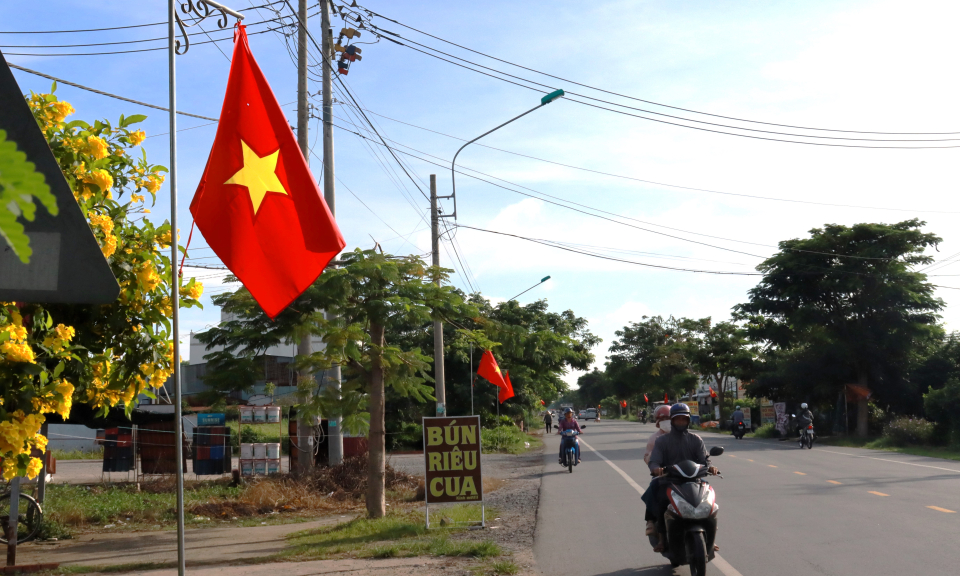 Cần Đước mô hình “Đường cờ Tổ quốc” chào mừng Đại hội MTTQ tỉnh lần thứ X