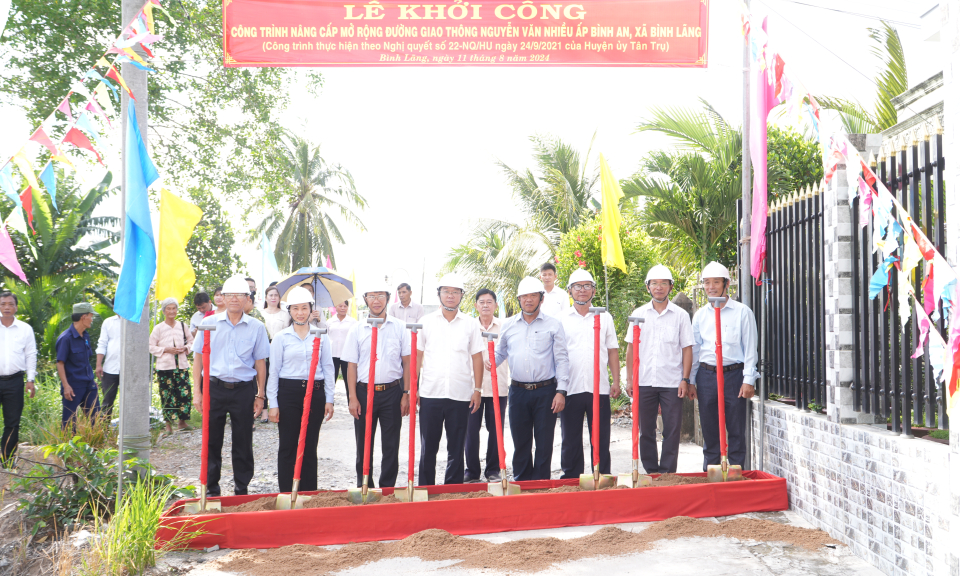 Tân Trụ khởi công nâng cấp, mở rộng đường Nguyễn Văn Nhiều