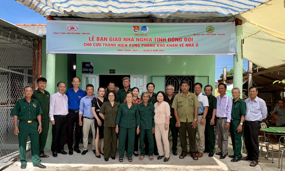 Hội Cựu Thanh niên xung phong huyện Châu Thành trao nhà Nghĩa tình đồng đội cho hội viên