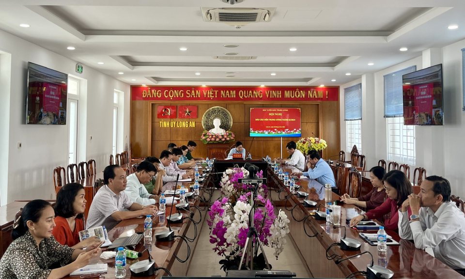 Hội nghị báo cáo viên Trung ương tháng 8/2024
