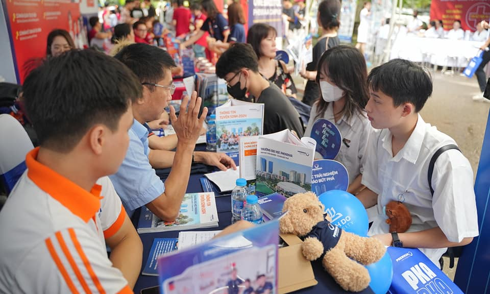 Hơn 100 trường đại học đã công bố điểm chuẩn, thí sinh lưu ý nhập học đúng quy định