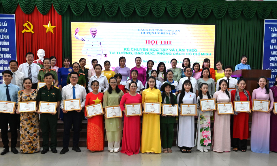 Bến Lức trao giải Hội thi kể chuyện học tập và làm theo tư tưởng, đạo đức, phong cách Hồ Chí Minh 