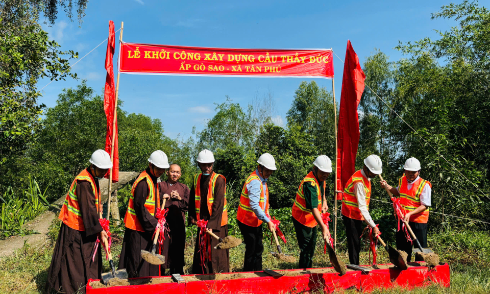 Đức Hòa khởi công cầu giao thông nông thôn tại xã Tân Phú