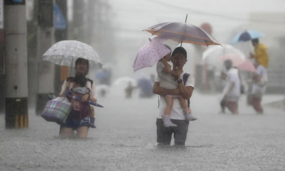 Mưa lớn ở Nhật Bản, hàng nghìn hộ gia đình phải sơ tán khẩn cấp