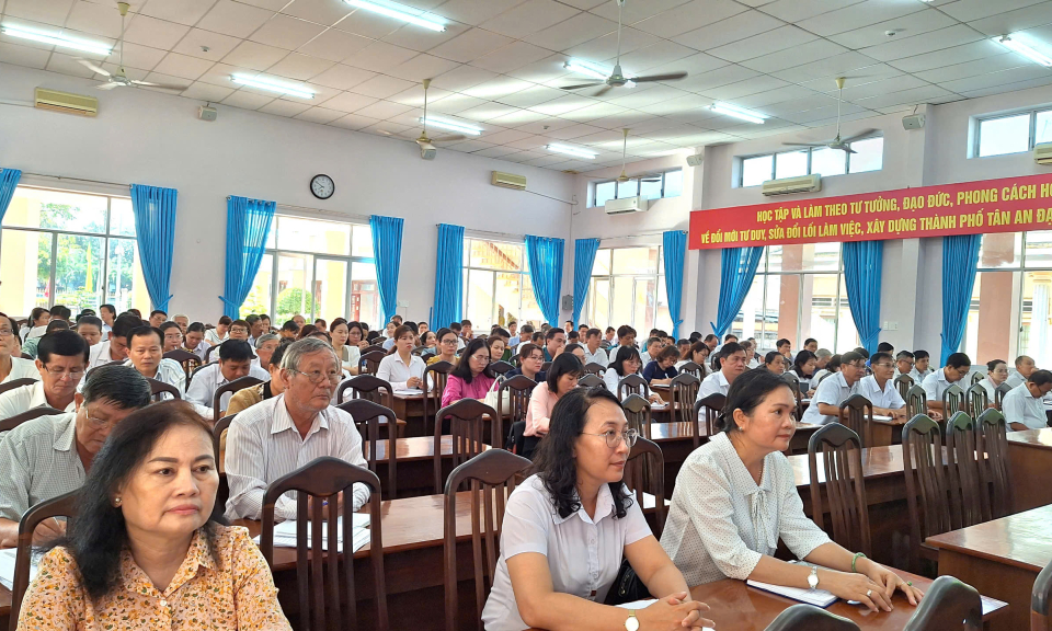Thành phố Tân An tập huấn công tác tuyên truyền miệng 