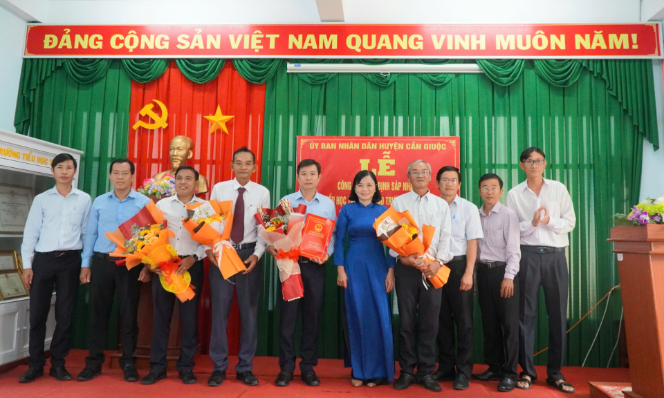 Cần Giuộc sáp nhập Trường Tiểu học Tân Tập