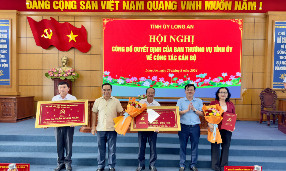Công bố quyết định của Ban Thường vụ Tỉnh uỷ về công tác cán bộ