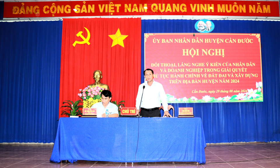 UBND huyện Cần Đước đối thoại với Nhân dân và doanh nghiệp tại xã Long Trạch
