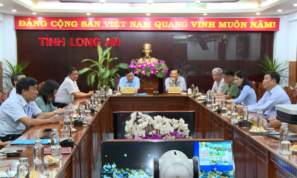 Thủ tướng chủ trì Hội nghị về nâng cao hiệu quả cung cấp và sử dụng dịch vụ công trực tuyến
