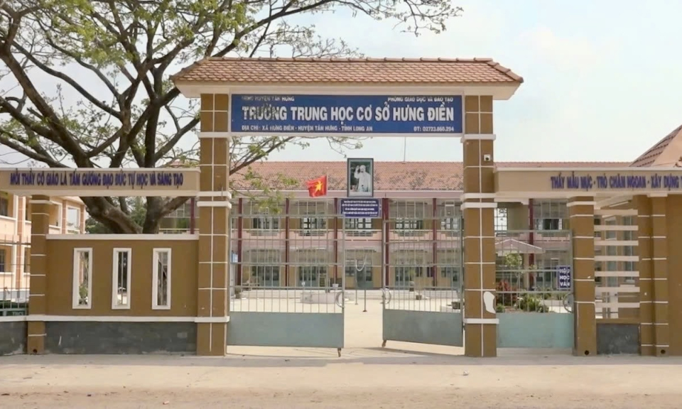 Lãnh đạo huyện Tân Hưng kiểm tra công tác chuẩn bị khai giảng năm học mới