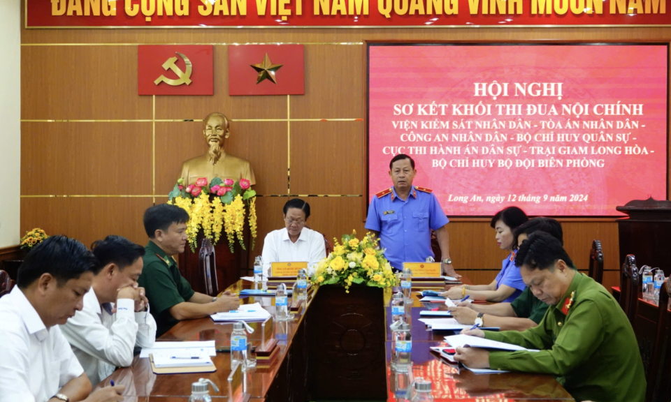 Sơ kết phong trào thi đua Khối Nội chính