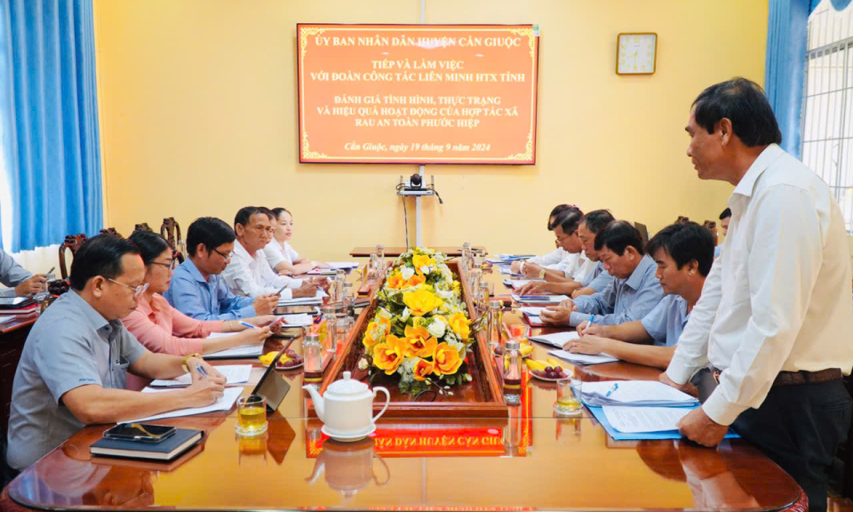 Cần Giuộc khảo sát hoạt động của Hợp tác xã  rau an toàn Phước Hiệp, xã Phước Hậu