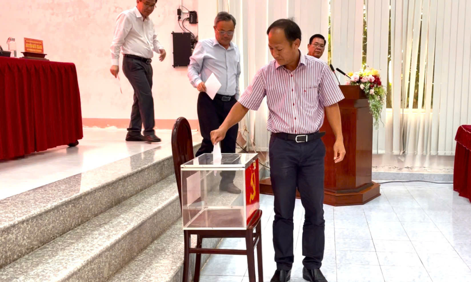 Tân Hưng thực hiện quy trình công tác cán bộ, nhiệm kỳ 2020 - 2025