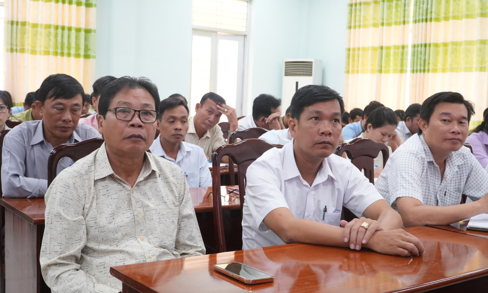 Tân Trụ tập huấn công tác cải cách hành chính