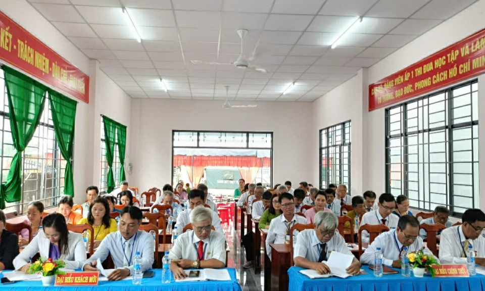 Thủ Thừa: 14/18 chi bộ trực thuộc tại đơn vị, địa phương tổ chức thành công đại hội điểm
